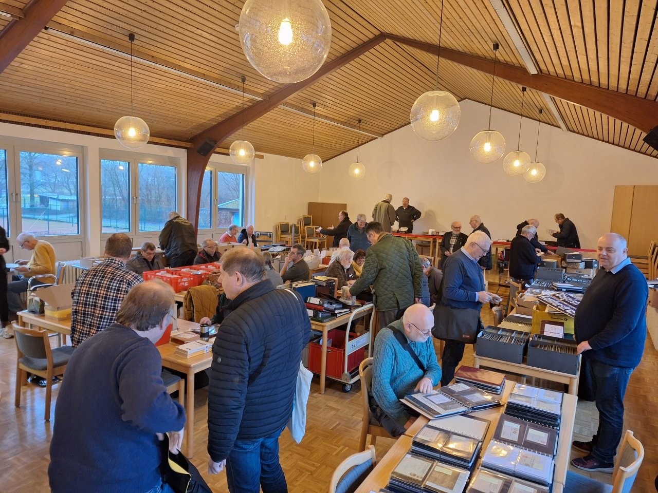 Voller Saal beim Wittekind-Tauschtag