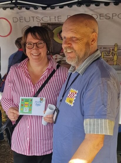 Bezirksbürgermeisterin Stefanie Baranski und Vereinsvorsitzender Heinrich Sonderhüsken